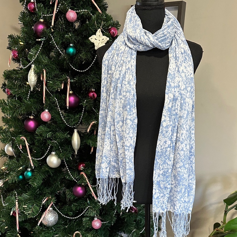 *H&M* Blue x White Floral Tassel Fashion Scarf